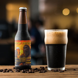 Rótulo Para Garrafa De Cerveja Personalizar Pé Grande Bebendo Uma Cerveja Ao Pôr 