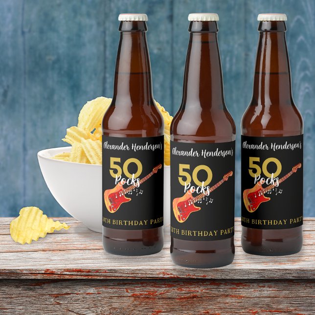 Rótulo Para Garrafa De Cerveja Rock and Roll 50th Festa de aniversário (50 Rocks 50th birthday party personalized beer labels guitar cool gold and black theme for him)