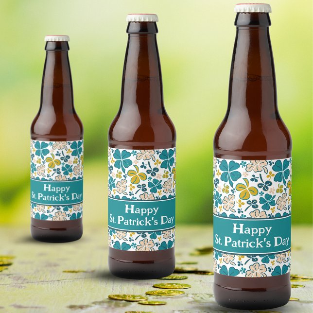 Rótulo Para Garrafa De Cerveja Shamrocks Vestir Ruas Verdes. Padrão do Dia de Pat (Criador carregado)