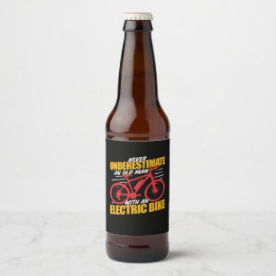 Rótulo Para Garrafa De Cerveja Um Velho Com Uma Bike Eleitoral