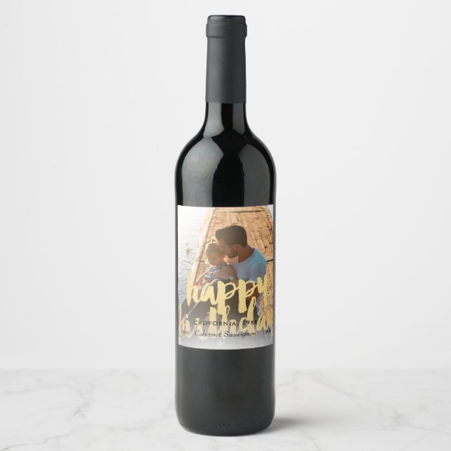 Rótulo Para Garrafa De Vinho Feliz aniversário em Dourado sobre a foto de anive (Frente)