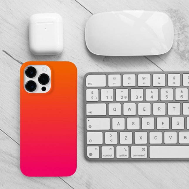Roxo e Laranja Ombre (Bright orange and hot pink gradient for her case.)