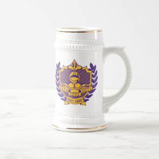 Roxo e ouro da caneca de cerveja