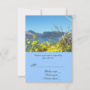 RSVP Cartão RSVP, flores silvestres e lago.