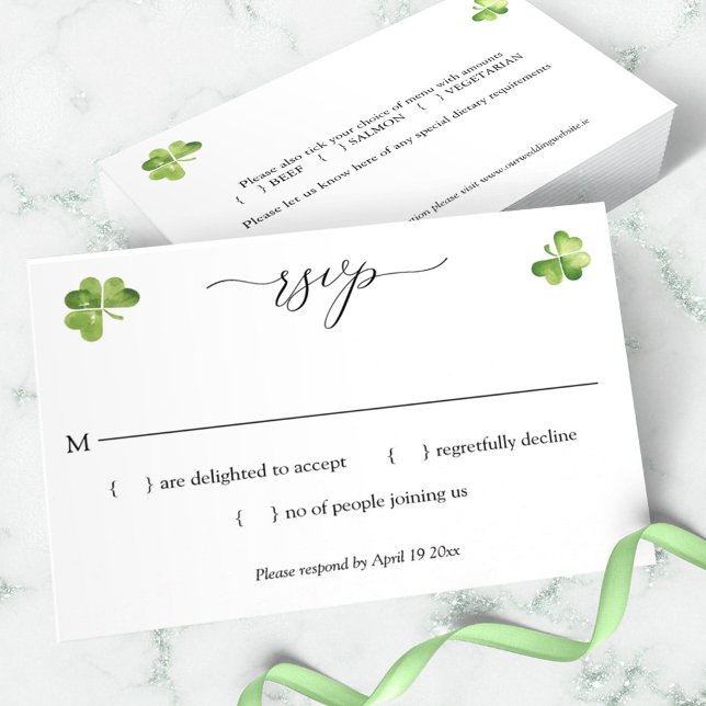 RSVP Cartão verde de Shamrock para o casamento irlandês (Criador carregado)
