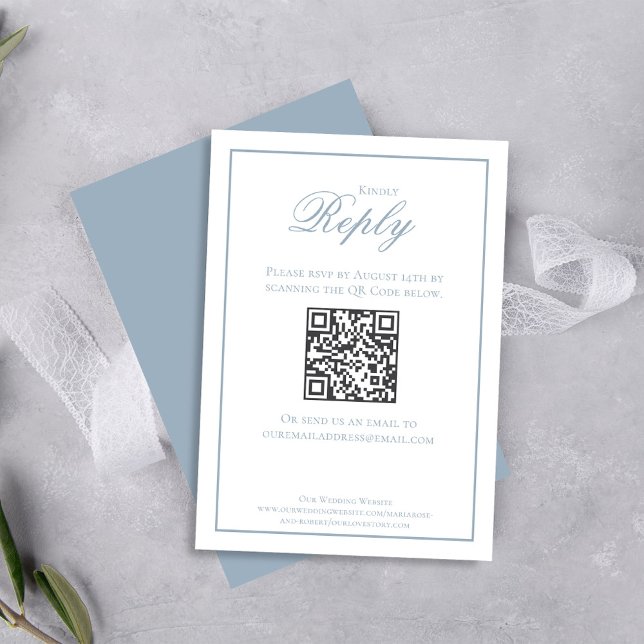 RSVP de Script de Caligrafia Azul Elegante (Elegant dusty blue rsvp card with scannable QR code. )