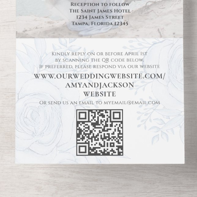 RSVP Floral de Código QR Clássico Dusty Azul Elega (Inferior Interna)