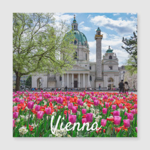 Rua. Charles Church em primavera em Viena, Mães au
