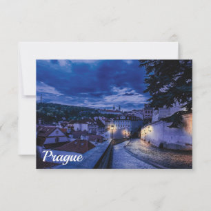 Rua da noite em Praga