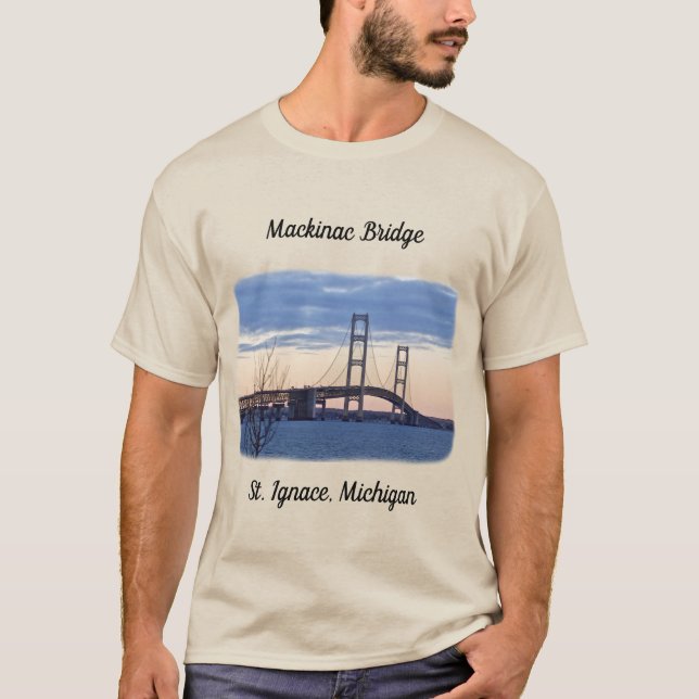 Rua da ponte Mackinac. Camisa Ignace com letra pre (Frente)