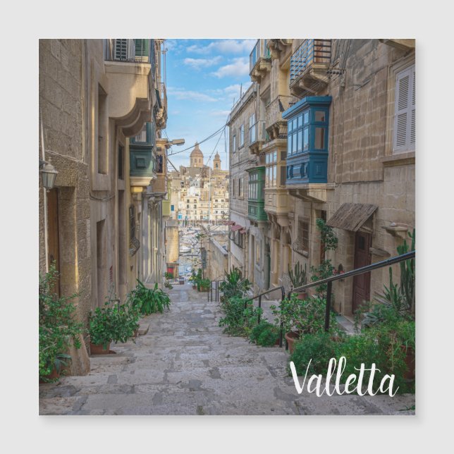 Rua estreita de pedra em Malta (Frente)
