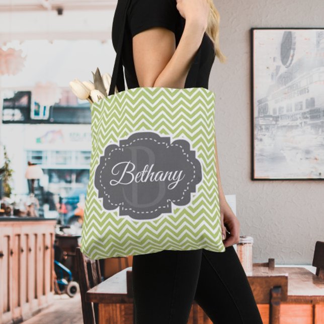 Saco de Tote Personalizado do Chevron Verde (Green Chevron Personalized Tote Bag)