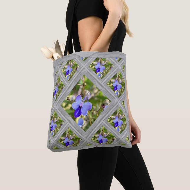 Saco Tote com Flores de Bush Borboleta Azul (Close Up)