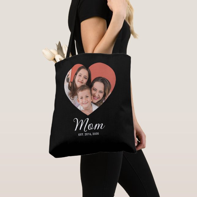 Saco Tote Preto com Rótulo Estabelecido pela Mamãe (Close Up)