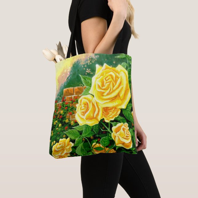 Saco Tote Rosas Amarelas Trepadeiras Pintadas (Close Up)