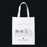 Sacola Ecológica Charleston, SC Wedding | Linha Skyline Estilizada<br><div class="desc">Um saco de casamento único para um casamento acontecendo na bela cidade de Charleston,  NC. Esta bolsa apresenta uma ilustração estilizada do horizonte único da cidade com seu nome embaixo. Esta é seguida pelas informações do dia do casamento em um estilo aberto igual.</div>