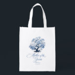 Sacola Ecológica Chinoiserie Wedding Tree Motif Mãe Groom ID1094<br><div class="desc">Esta bolsa de tote atraente tem a elegância eterno de uma paleta azul e branca clássica, um mote florescente de Chinoiserie e uma bela caligrafia "Mãe do Groom". A coleção apresenta padrões sofisticados e delicados motivos inspirados na porcelana tradicional chinesa, criando uma estética refinada e romântica. De convites lindamente projetados...</div>