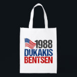 Sacola Ecológica Dukakis Bentsen Funny Retro Eleição 1988<br><div class="desc">A divertida campanha política vintage reutilizava a bolsa de compra com os candidatos ao partido democrático nos anos 80. Michael Dukakis e Lloyd Bentsen para o presidente. Presente de humor democrático.</div>