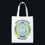 Sacola Ecológica Hanukkah Happy Dog, Light, Coma, Gire<br><div class="desc">Hanukkah Happy Dog, Light, Coma, Gire, saco branco de dois lados. Todos os elementos design podem ser editados. Todo o texto editável pode ser excluído e substituído por sua própria mensagem. Use a cor, o tamanho e o estilo da sua fonte favorita. Feliz Hanukkah/Chanukah! Estilo: Bag Reutilizável Vá verde e...</div>