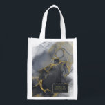 Sacola Ecológica Moody Ink Charmalho Dourado Festa de casamento ID9<br><div class="desc">Seus sonhos estão finalmente se tornando realidade e este design abstrato de tinta alcoólica que flui define o tom perfeito para o maravilhoso casamento que você sempre imaginou. Em tons de carvão a preto, acentuados com ouro brilhante, o design de saco de compras coordenado mostrado aqui, fornece uma modelo para...</div>