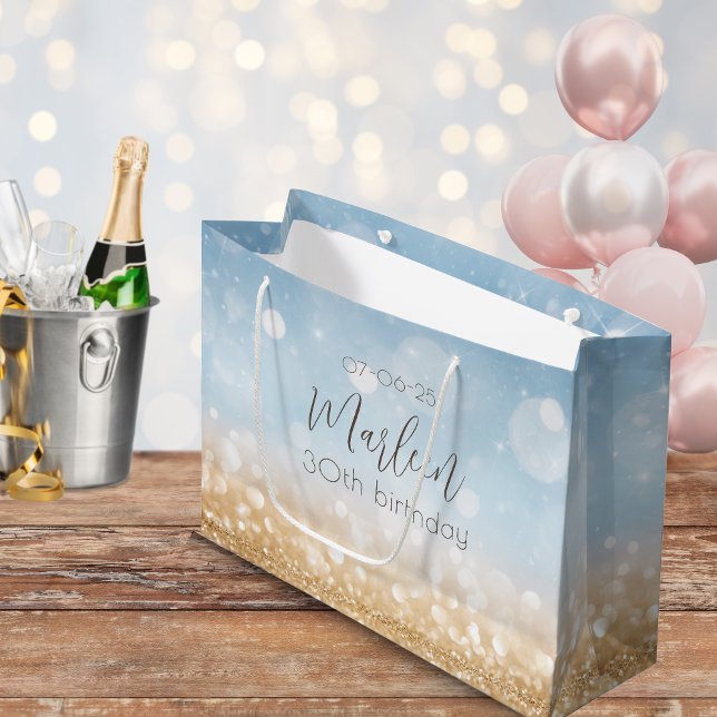 Sacola Para Presentes Grande Aniversário do champanhe céu azul espumante (Champagne celebration. An elegant light gold and sparling blue gift bag for her. Girly and glamorous)