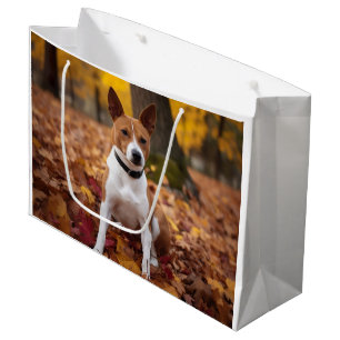 Sacola Para Presentes Grande Basenji nas Folhas de Outono Caídas Inspira 