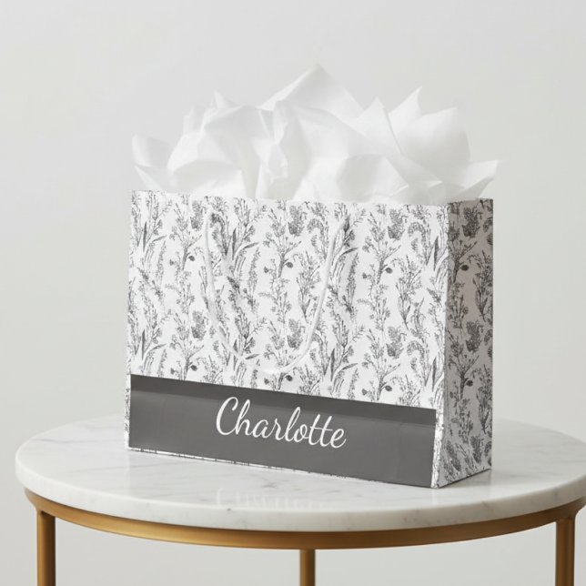 Sacola Para Presentes Grande Black White Toile Floral Custom Name (black and white toile floral custom name gift bag with elegant chic pattern)
