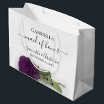Sacola Para Presentes Grande Casamento de Madrinha de casamento de Rosa Púrpura<br><div class="desc">Estes belos sacos de presentes são desenhados como um presente de casamento ou bolsa de favor para a sua Madrinha de casamento. Eles apresentam um design simples, mas atordoante, com uma longa e profunda ameixa roxa ou rosa colorida de beringela, deitada do lado. O título "Madrinha de casamento" escrito em...</div>