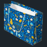 Sacola Para Presentes Grande Chanukah Celebrando o Azul Gelt<br><div class="desc">Crie um belo presente Chanukah com este saco de presentes e papel de lenços.</div>