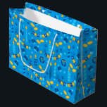 Sacola Para Presentes Grande Chanukah Streamers Hanukkah Blue Banners<br><div class="desc">Crie um belo presente Chanukah com este saco de presentes e papel de lenços.</div>