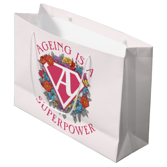 Sacola Para Presentes Grande Envelhecer é um aniversário superpoderoso (Frente inclinada)