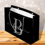 Sacola Para Presentes Grande Estilo Moderno de Letra Inicial Monograma Preto Ci<br><div class="desc">Saco de presente personalizado elegante moderno feminino preto e cinza com monograma de nome inicial em letra cursiva. Este design apresenta um primeiro nome em uma fonte de letra manuscrita com floreio (ou tipografia) com monograma inicial em cinza e branco sobre fundo preto. Fácil de personalizar. Esta bolsa de presente...</div>