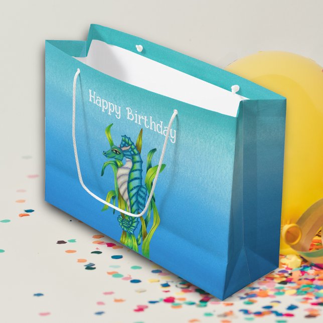 Sacola Para Presentes Grande Fantasy Bonito Aqua Blue Seawing Weaweday (Fantasy sea dragon with horns in bright aqua blue holding seaweed on blue Birthday gift bag.)