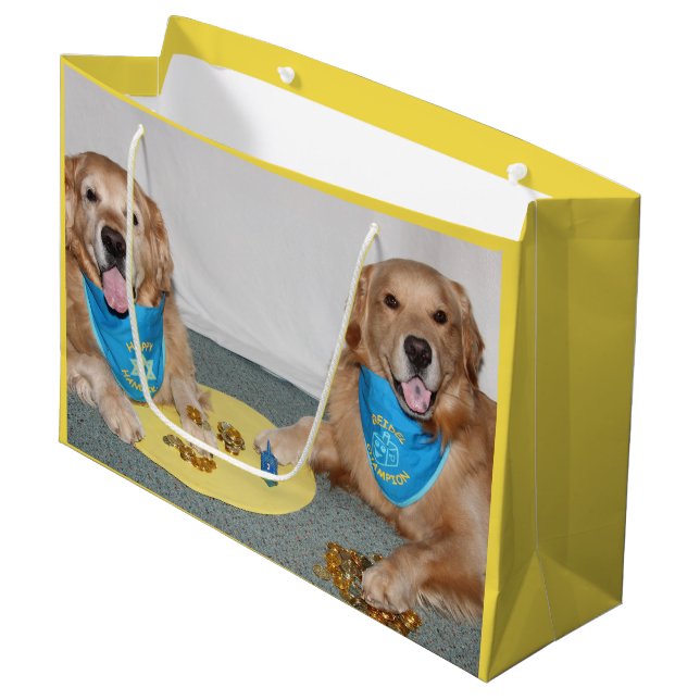 Sacola Para Presentes Grande Golden retriever que joga Dreidel Hanukkah (Frente inclinada)