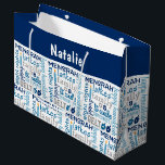 Sacola Para Presentes Grande Hanukkah Chanukah Word Art Nome Personalizado<br><div class="desc">Este design de feriados do Chanucá mostra a arte temida do Chanucá. Personalize com seu nome editando o texto nas caixas de texto fornecidas #hanukkah #chanukah #feriados</div>