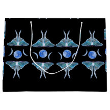 Lua tripla de Luna Moth a preto