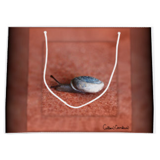 Sacola Para Presentes Grande Macro Fotografia de Caracol em Terracotta