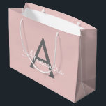 Sacola Para Presentes Grande Nome do Monograma da Rapariga da Cinza Rosa Escamo<br><div class="desc">Cor-de-rosa e Cinza Simples Nome do Monograma do Script Gift Bag. Isto faz o doce e perfeito presente de 16 anos,  casamento,  chá de panela,  aniversário,  chá de fraldas ou festa de solteira para alguém que ama luxo de glama e estilos quíticos.</div>
