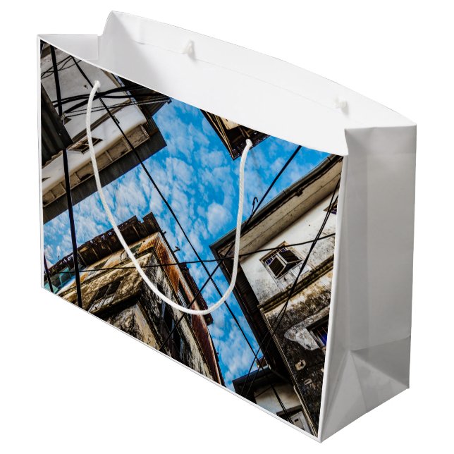 Sacola Para Presentes Grande Sky Over Stonetown, Zanzibar (Verso inclinado)