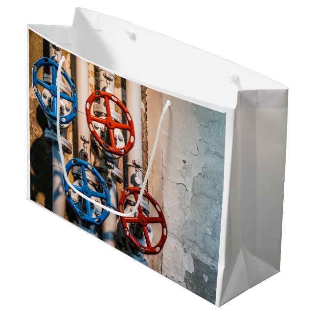 Sacola Para Presentes Grande Stopcock in the Schiffbau, Zurique (Frente inclinada)