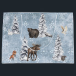 Sacola Para Presentes Grande Woodland Winter Moose Christmas Tree Floco La Neve<br><div class="desc">Este design foi criado através da arte digital. Pode ser personalizado clicando no botão personalizar e alterando a cor, adicionando um nome, iniciais ou as suas palavras favoritas. Entre em contato comigo em colorflowcreations@gmail.com se você quiser usar este design em outro produto. Veja mais das minhas criações ou siga-me em...</div>