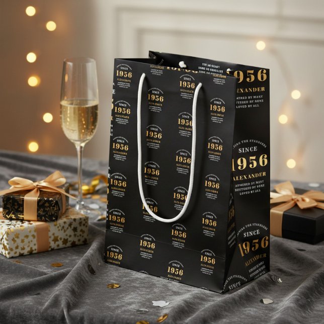 Sacola Para Presentes Média 70th Birthday 1956 Black Gold Chic Elegant (Born 1956 birthday gift bag. Background out of focus.)