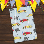 Sacola Para Presentes Média Aniversário Carneiro de Corrida Imobiliária Carros<br><div class="desc">Esta festa de aniversário divertida do carro de corrida Crianças tem uma decoração fofa, para garotos, e crianças caprichosas, com carros de corrida de desenho, pista derby, carros desportivos legal de corrida automobilística, material de embrulho de presente de festa de aniversário, cor amarelo-vermelho-minimalista, pista de bandeira retrógrada, tipografia de na...</div>