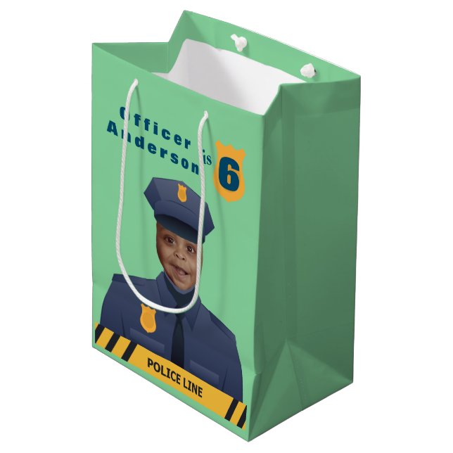 Sacola Para Presentes Média Aniversário da Polícia de Crianças (Frente inclinada)