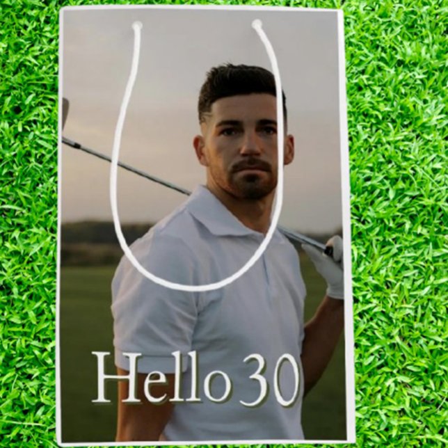 Sacola Para Presentes Média Aniversário de Golfe-30  (Surprise golf lovers with a thoughtful golf gift bag filled with essentials and treats.)