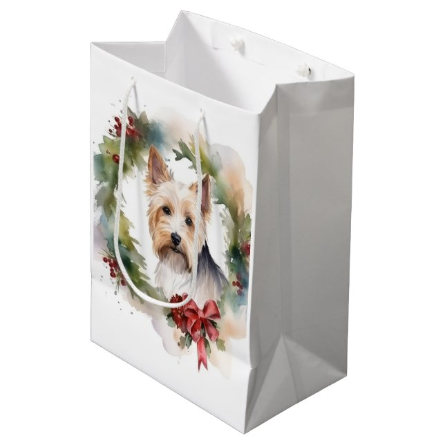 Sacola Para Presentes Média Biewer Terrier Christmas Wreath Festivo Pup (Frente inclinada)