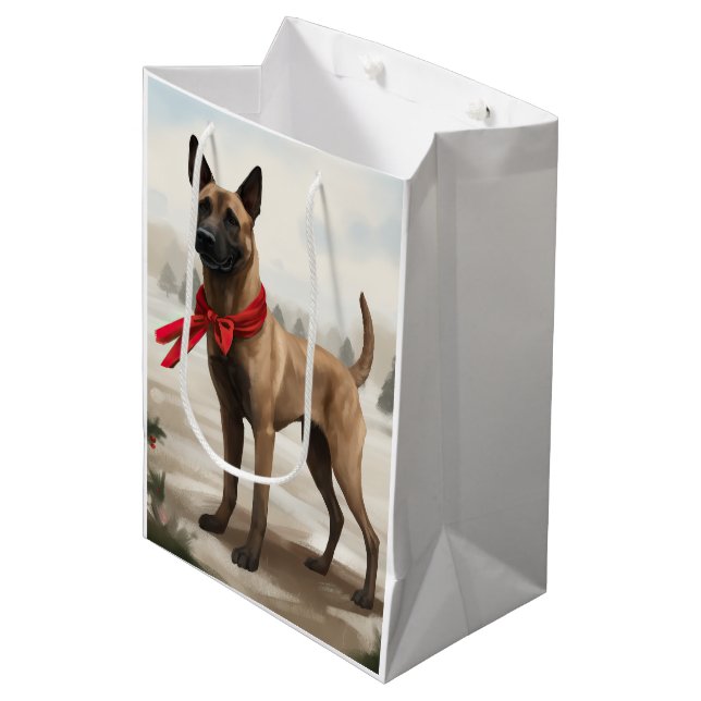 Sacola Para Presentes Média Cachorro Malinois belga no Natal da neve (Frente inclinada)