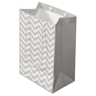 Sacola Para Presentes Média Cinza Prateado & Branco Chevron Grosso Aniversário
