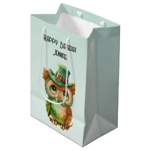 Sacola Para Presentes Média Coruja Bonita em um Chapéu Verde