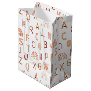Sacola Para Presentes Média Diversão do Rainbow Alphabet Pattern